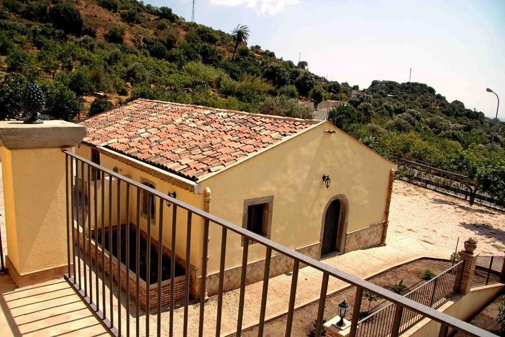Patitiri Guest House Santa Teresa Di Riva Eksteriør bilde