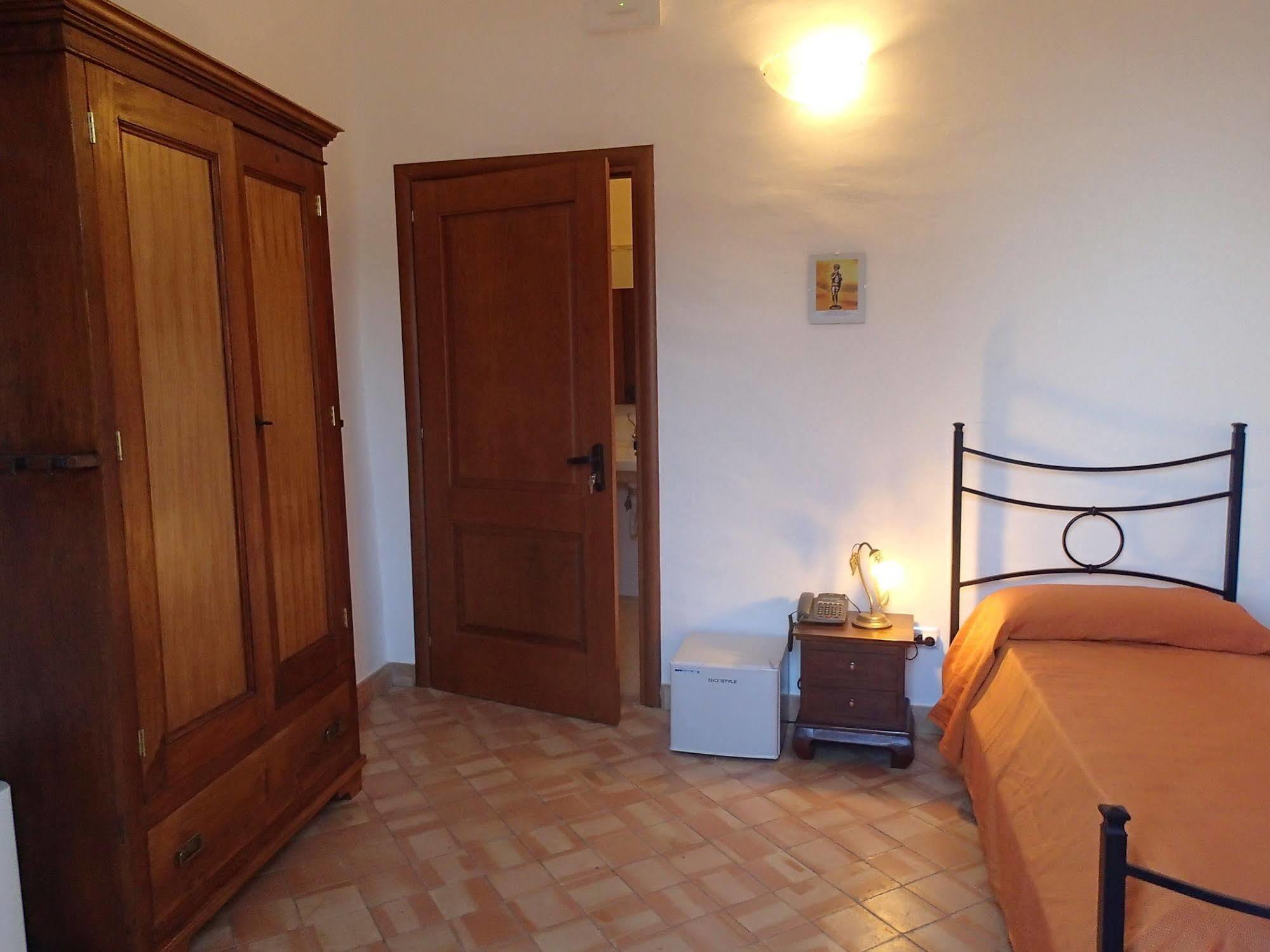 Patitiri Guest House Santa Teresa Di Riva Eksteriør bilde