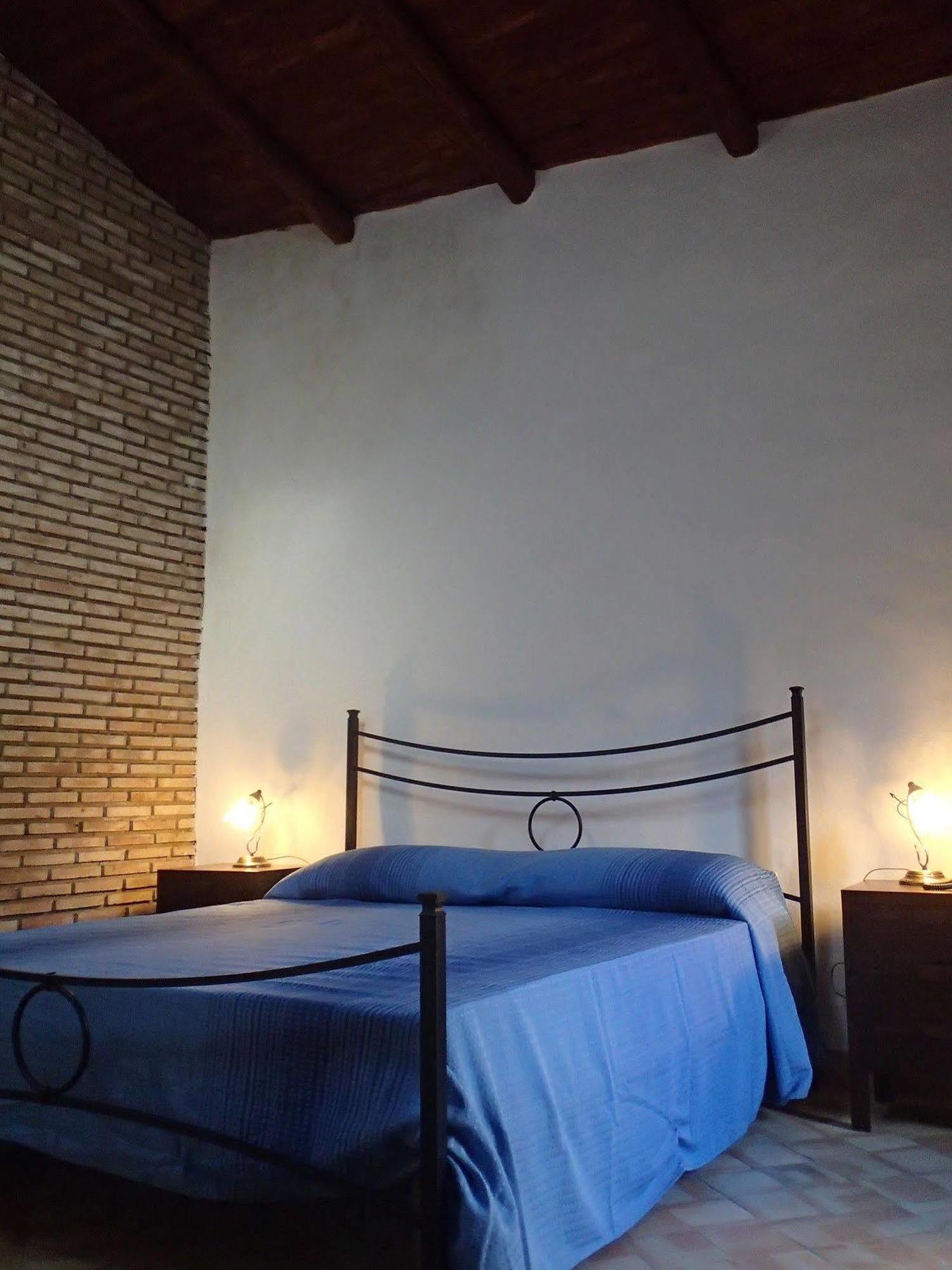 Patitiri Guest House Santa Teresa Di Riva Eksteriør bilde