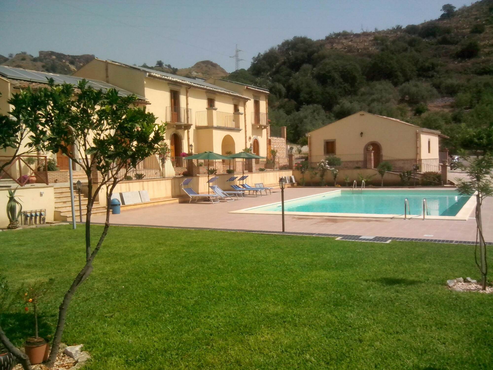 Patitiri Guest House Santa Teresa Di Riva Eksteriør bilde